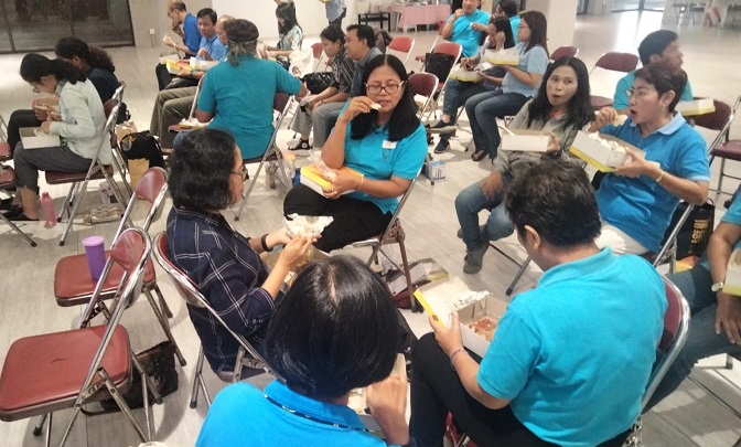 Suasana makan siang bersama PAKAI_1